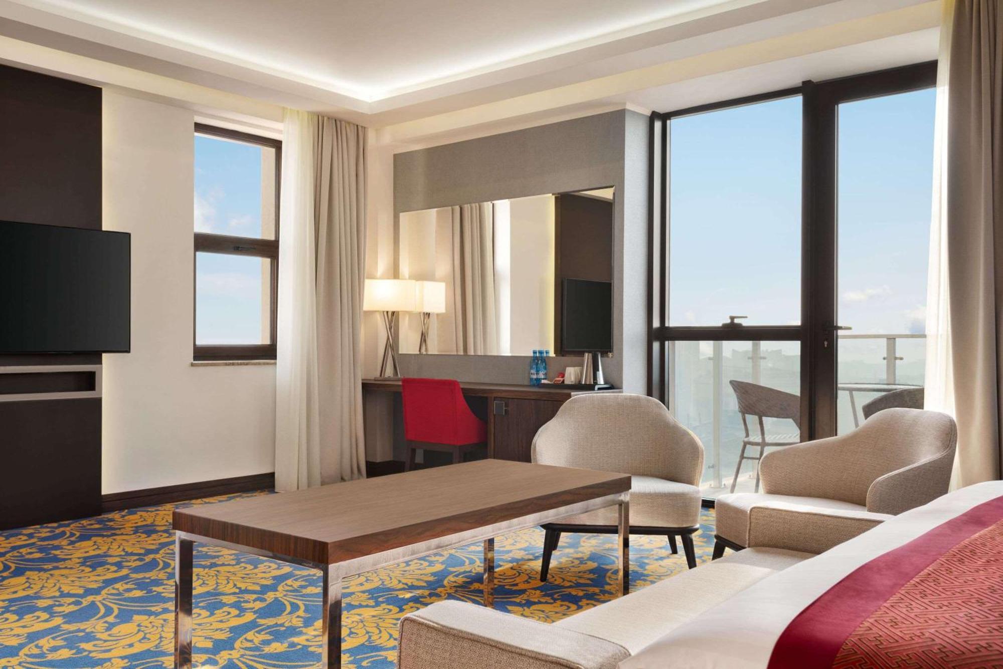 Ramada Hotel & Suites By Wyndham Jerevan Eksteriør billede