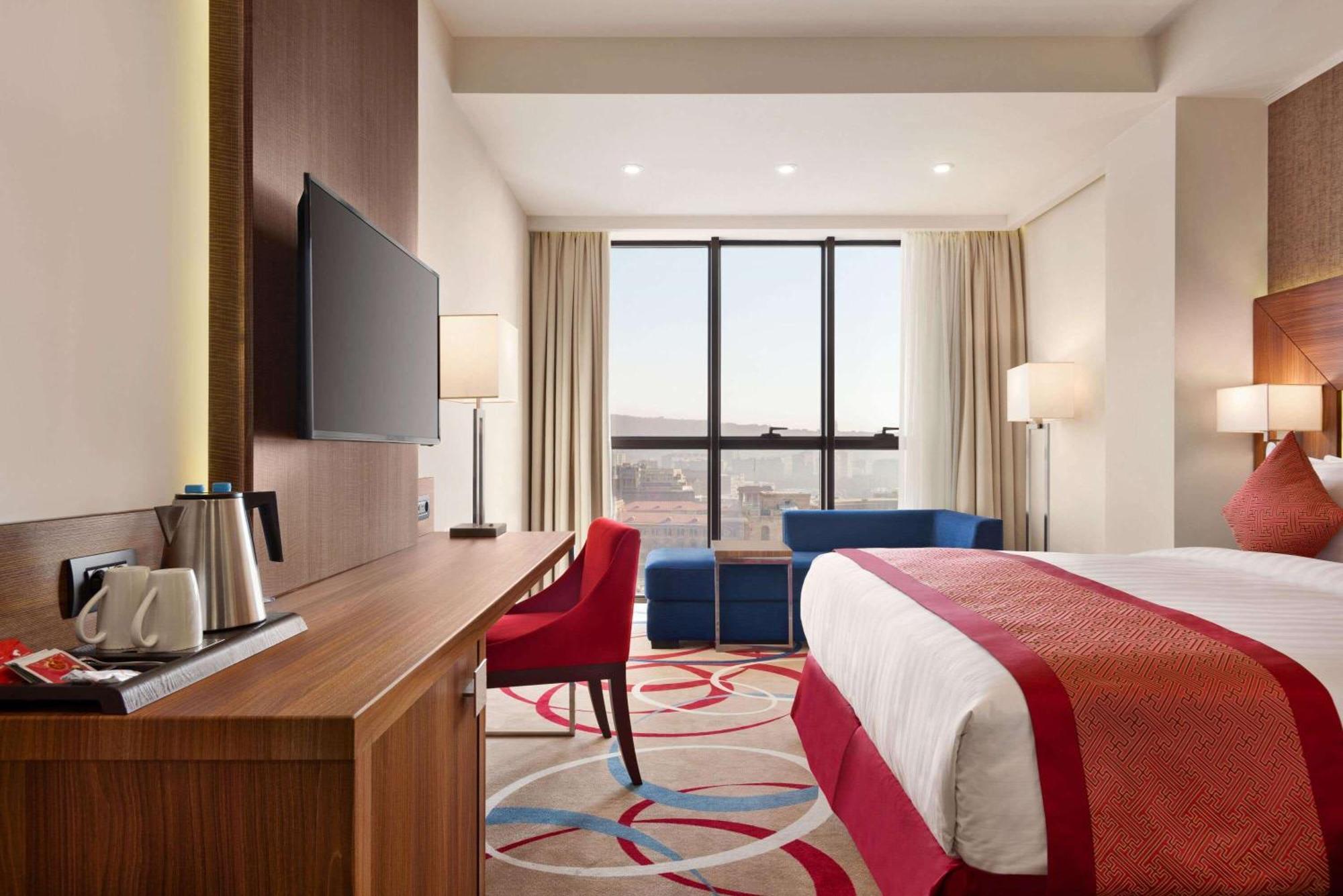 Ramada Hotel & Suites By Wyndham Jerevan Eksteriør billede