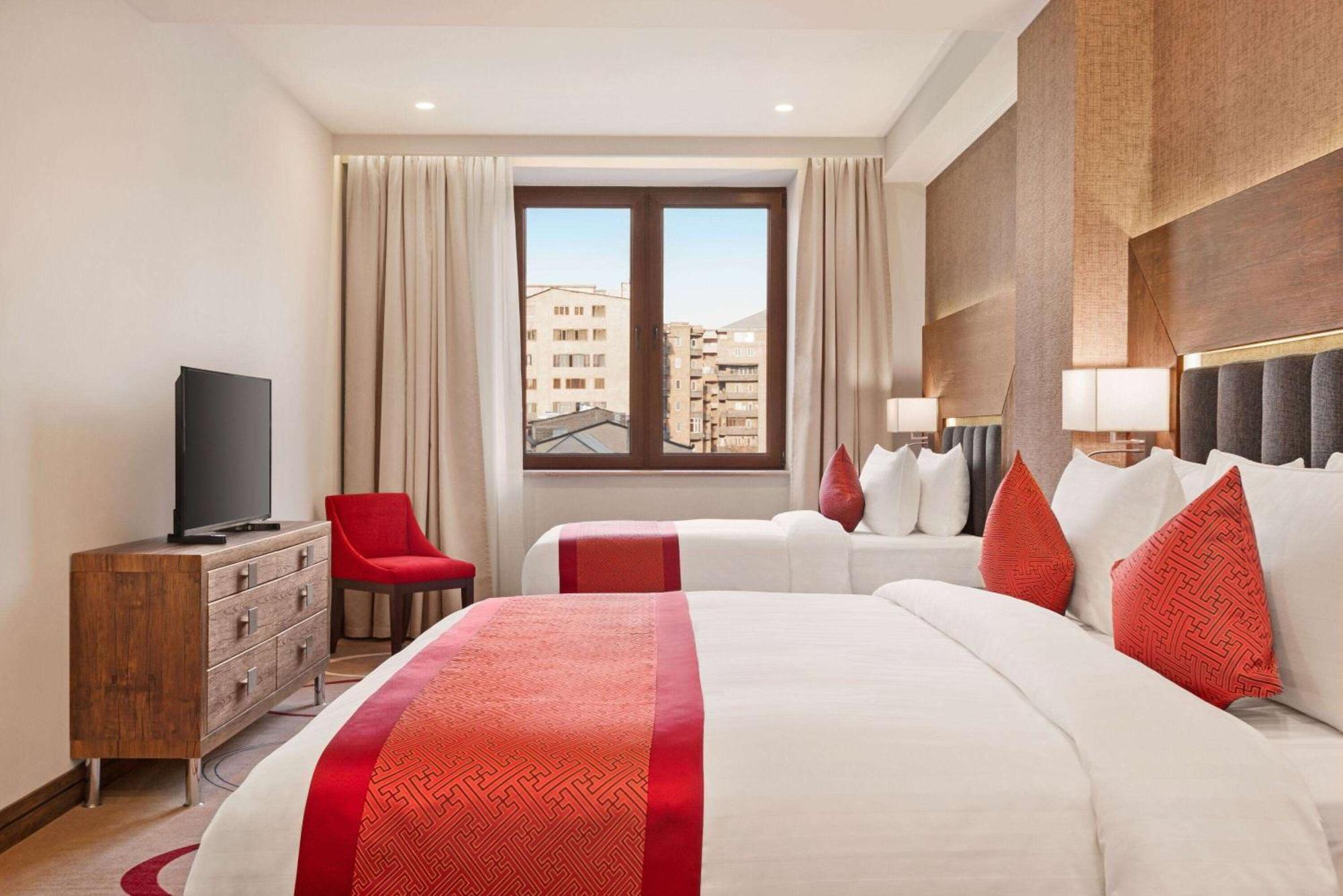 Ramada Hotel & Suites By Wyndham Jerevan Eksteriør billede