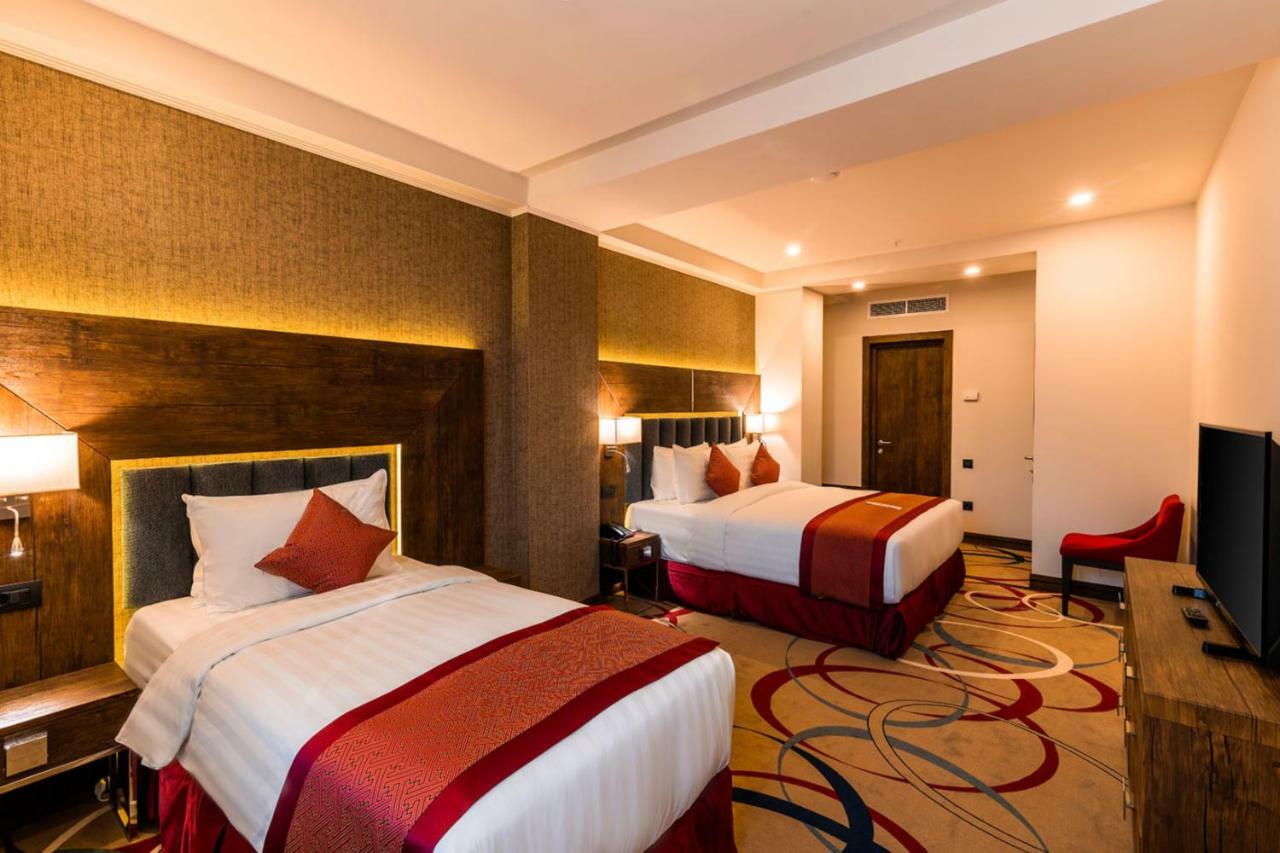 Ramada Hotel & Suites By Wyndham Jerevan Eksteriør billede