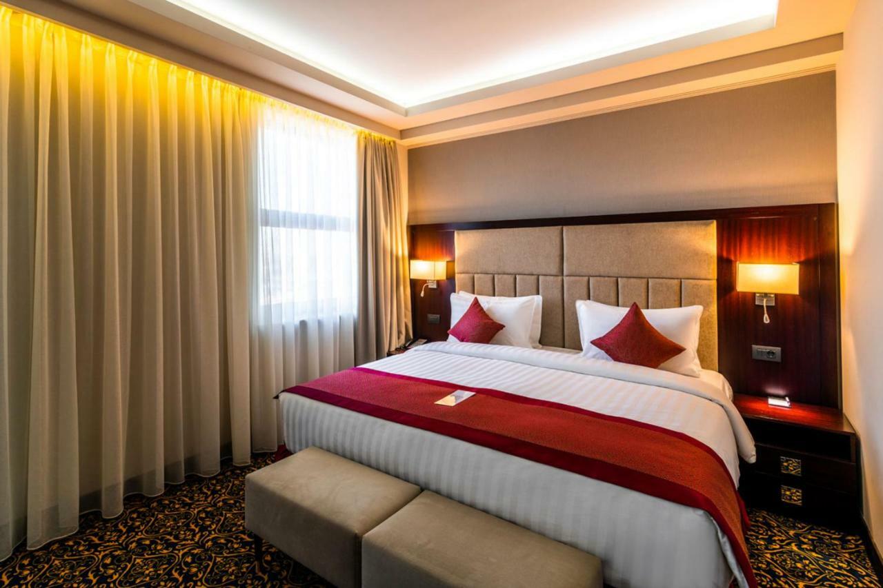 Ramada Hotel & Suites By Wyndham Jerevan Eksteriør billede